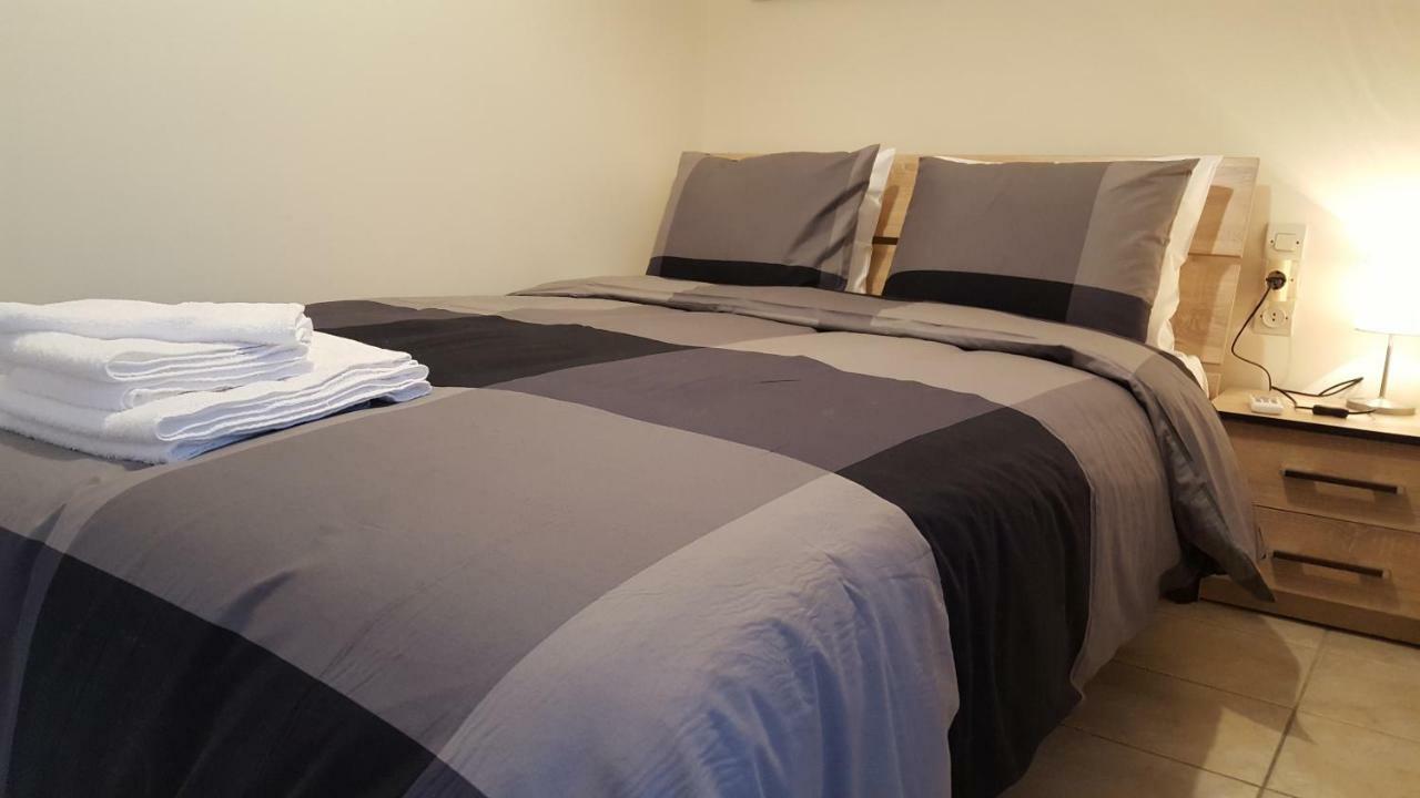 Port Apartment *